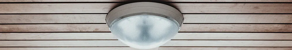 Bulkhead h&auml;ngt im Au&szlig;enbereich